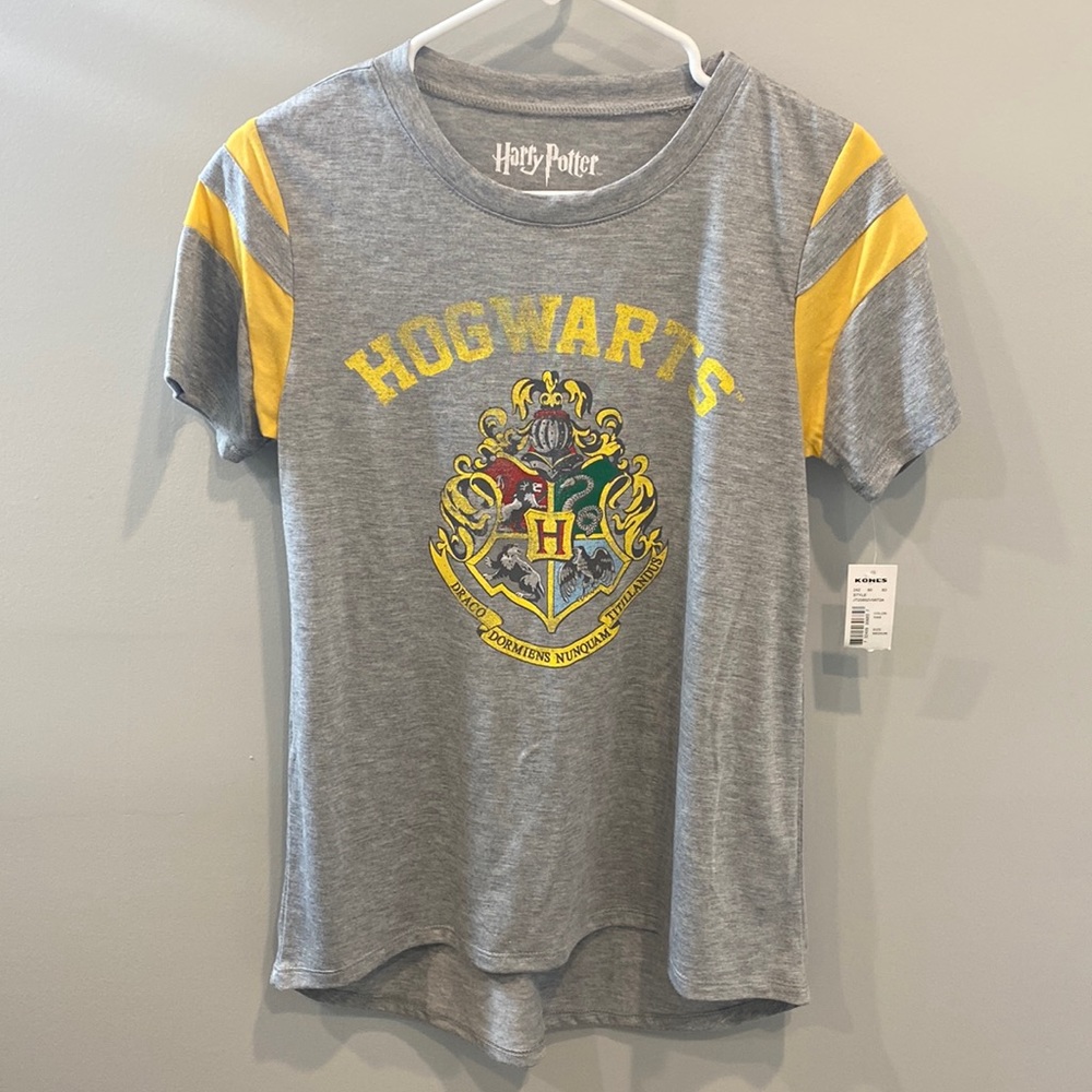 NWT Hogwarts tee